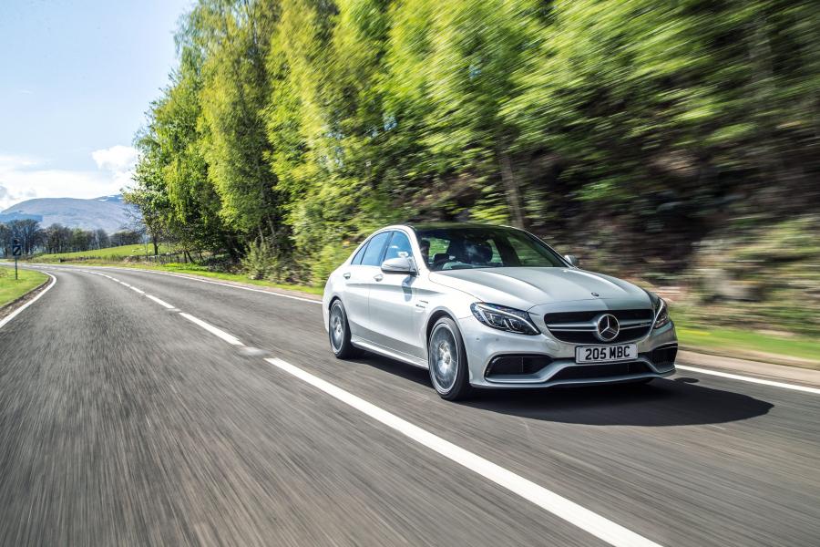 Mercedes-AMG C63 S 2015 года  (UK) (фото 26 из 30)